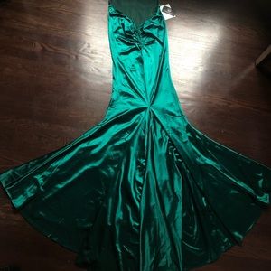 ‘Rose’ Gown- Emerald